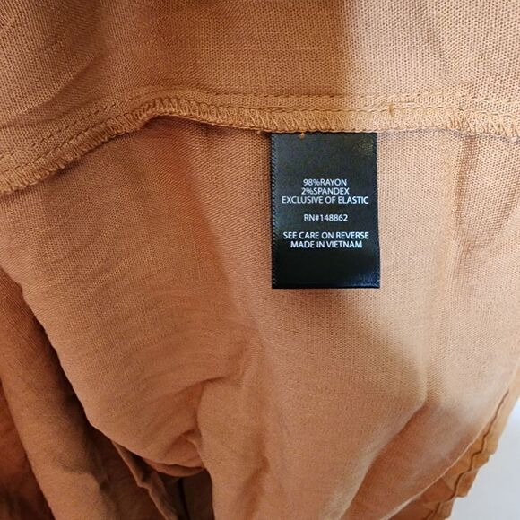 4X 26W Torrid Brown Smocked Waist Romper Rayon Slub Stretch Pocket Nuetral Relax - Picture 8 of 9